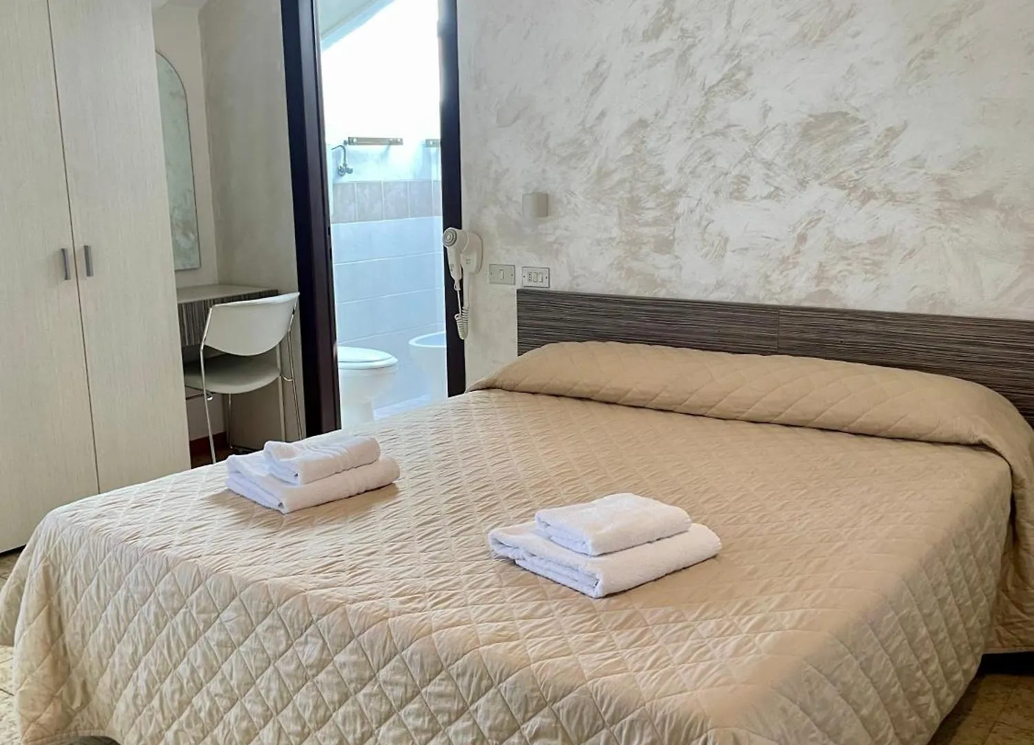 Hotel Adler Rimini 3*,  Italy