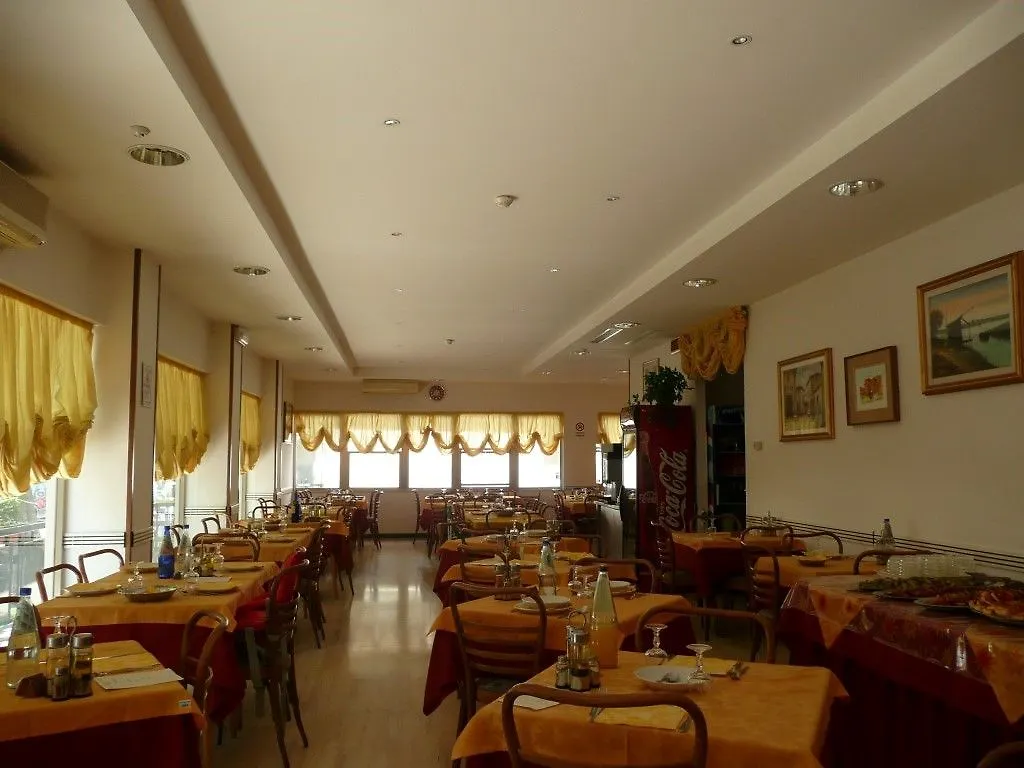 Hotel Adler Rimini 3*,